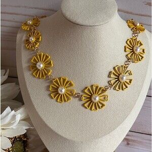 Open Flower And Faux Pearl Yellow Necklace